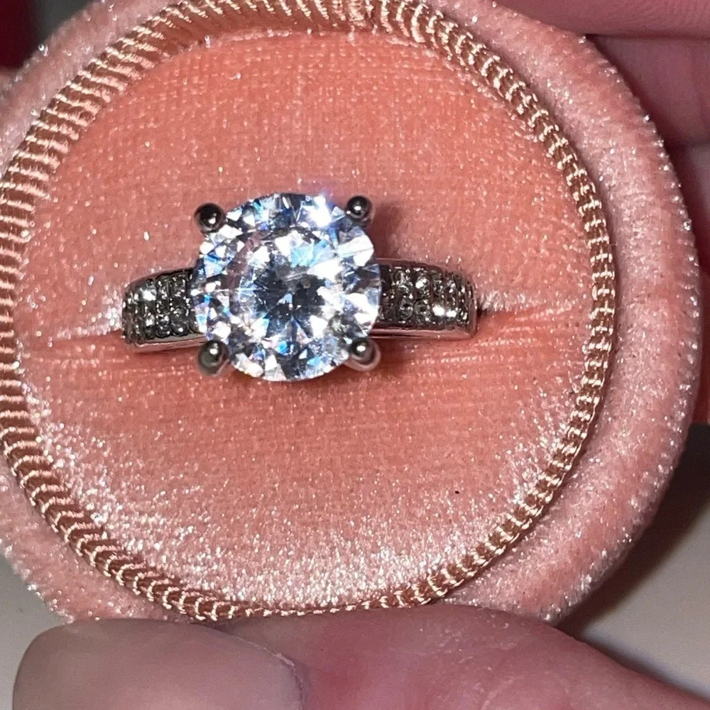 - Round Brilliant Cut 4 ct Diamond Engagement Ring Gold Size 7 Solitaire A…